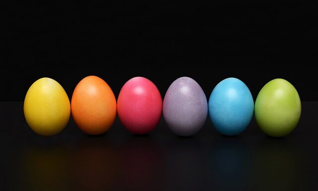 Czy obiera się jajka do święcenia?